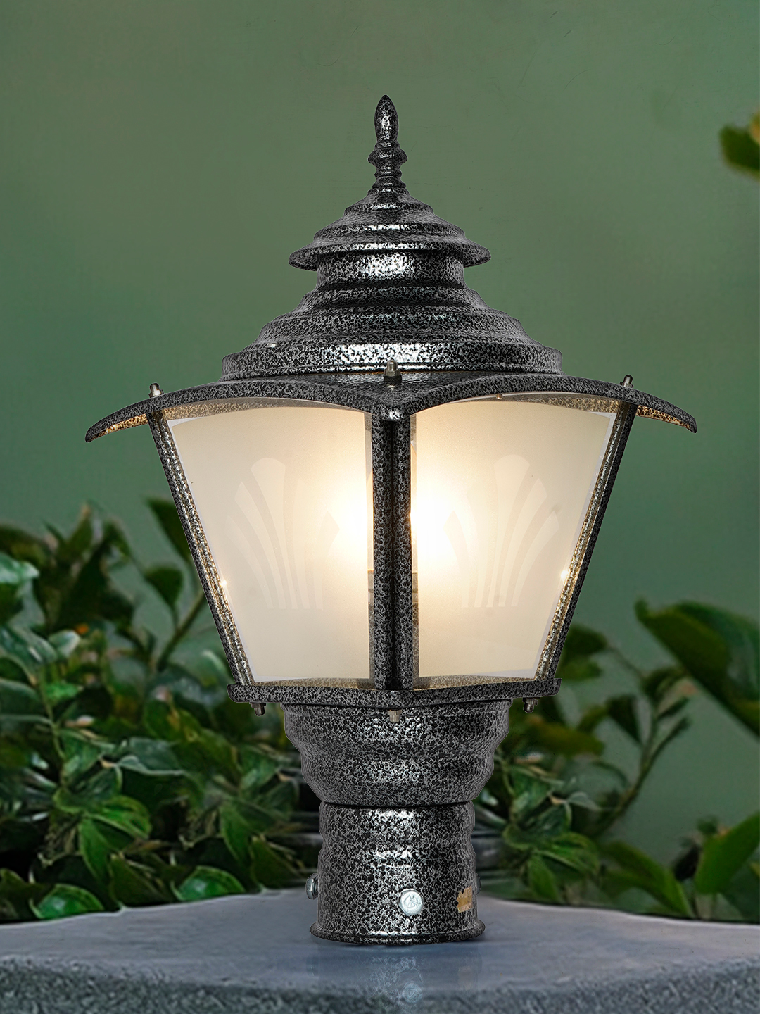 Classic Silver Grey Outdoor Pole Gate Light