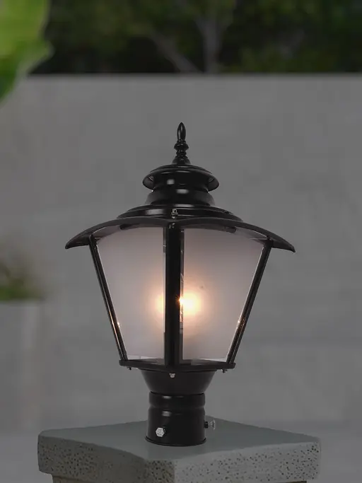 Classic Black Medium Outdoor Gate Light