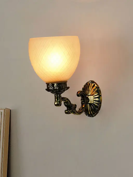 Traditional Ornate Aluminium Single Light Frosted Diamond Glass Wall Lamp