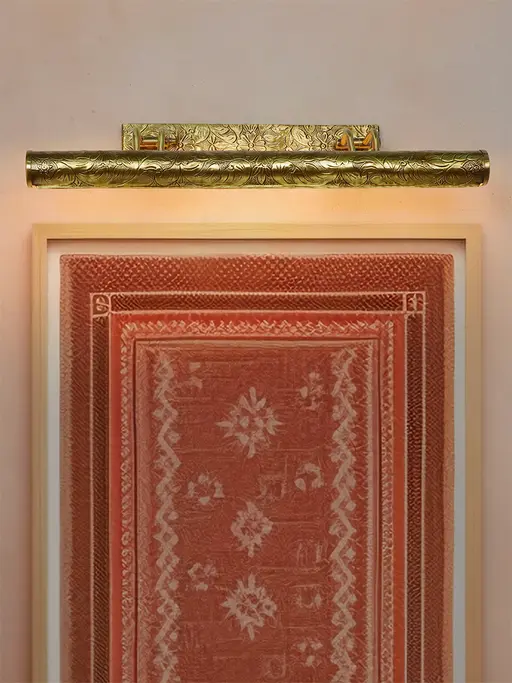 Embrace Indian Artisanship: 4-Light Chitai Picture Light - Traditional Elegance for Large Paintings
