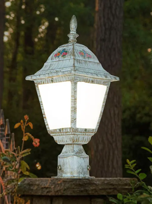 14-Inch Cottage Farmhouse Outdoor Gate Light | Distressed White Post Lantern