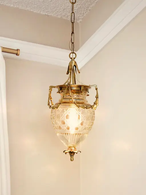 Traditional Brass & Hand-Cut Glass Trophy Pendant Light in Gold Finish