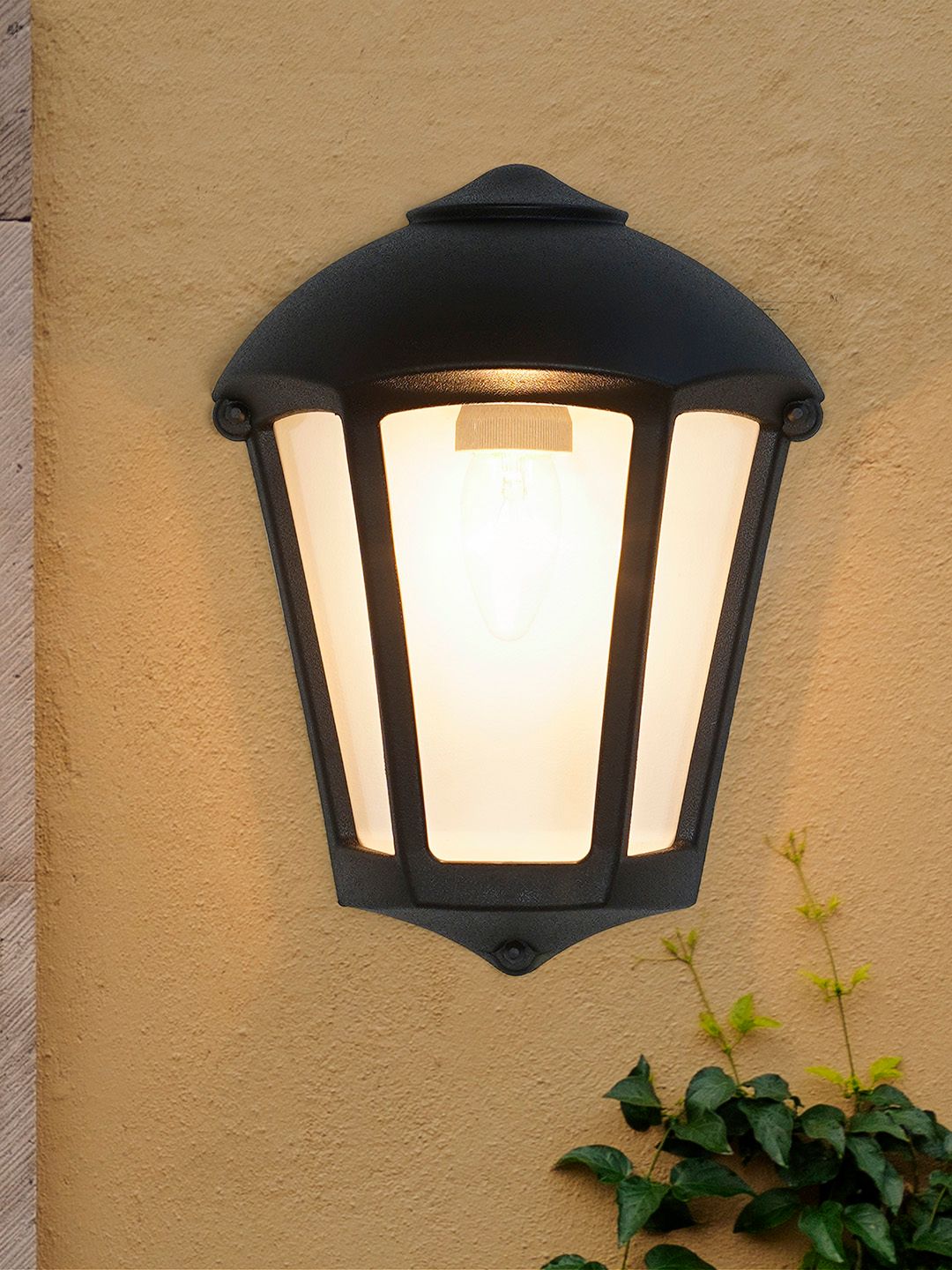 Victorian Style Black Polycarbonate Outdoor Wall Lamp - Weather Resistant (11-Inch Height)